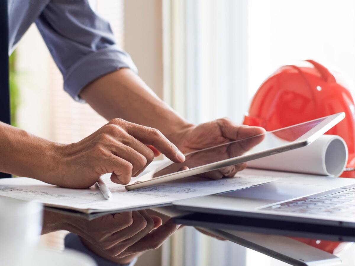 VPO-inset-tablet-red-hardhat-laptop-min